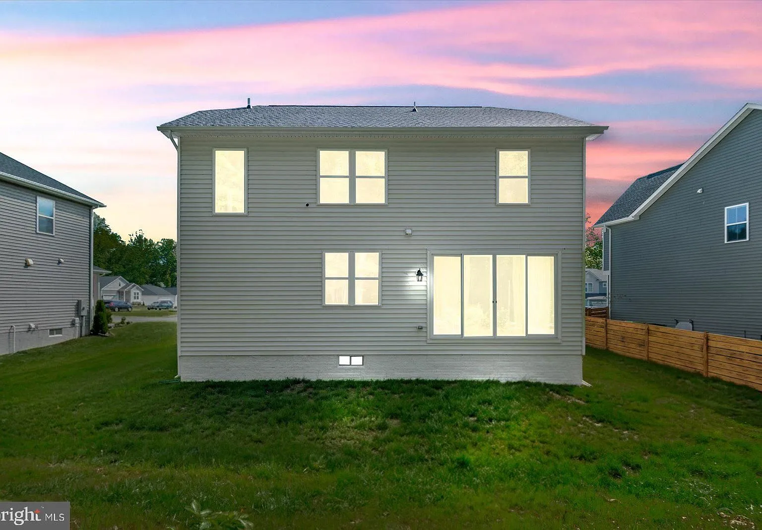 3 bed, 2.5 bath, 1840 sqft, $3,200 — Photo 3