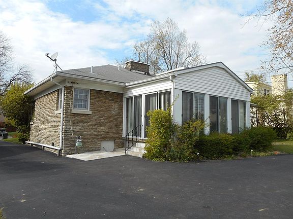 3rd image of 150 Saint Margaret Dr