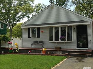 122 Mulford St, Patchogue, NY 11772