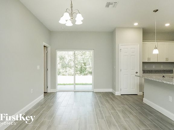 3rd image of 507 Tampa Cir