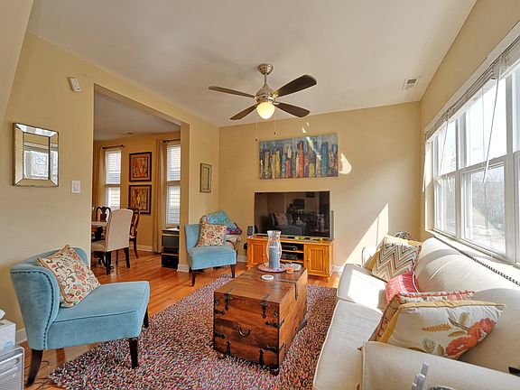 3rd image of 2508 W Moffat St #2