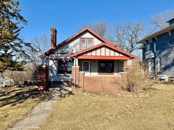 806 11th St, Corning, IA 50841