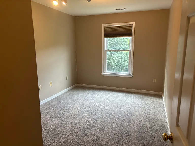114 Boscobel Rd — Photo 20