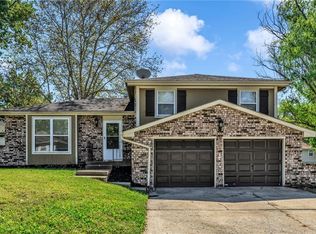 104 E Sherri Ln, Blue Springs, MO 64014