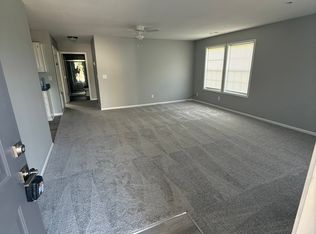 731 Meadow Ln APT B, Peculiar, MO 64078