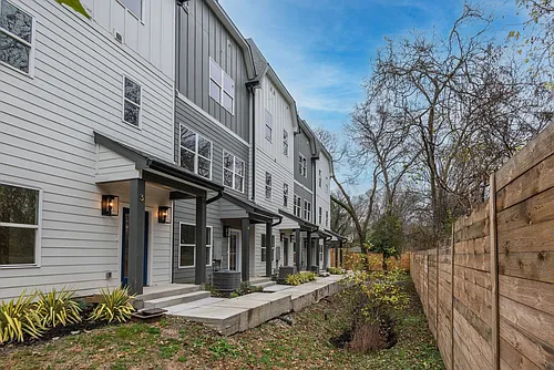862 W Sharpe Ave #4 Photo 1