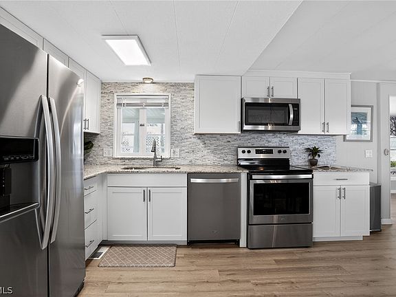 4th image of 511 Riviera Blvd E