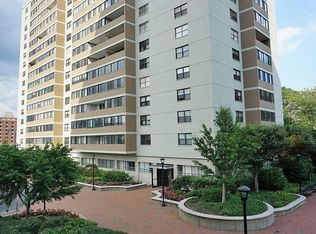 6 Whittier Pl APT 9E, Boston, MA 02114