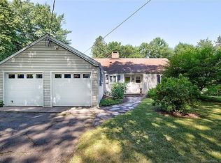 300 Dunbar Hill Rd, Hamden, CT 06514