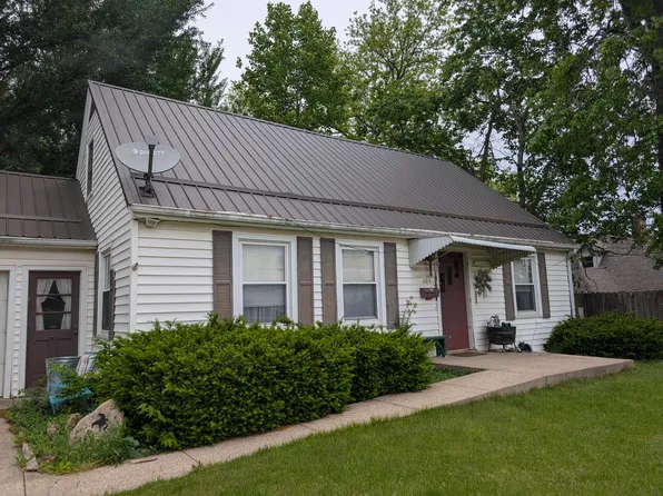 105 E 4th St, Carrollton, MO 64633