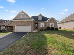 457 Adalynn Cir, Bowling Green, KY 42104