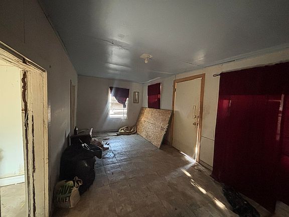 4th image of 1710 Coke St