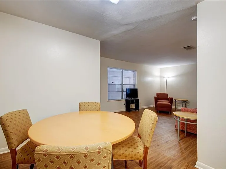 607 Bellevue Pl #B — Photo 12