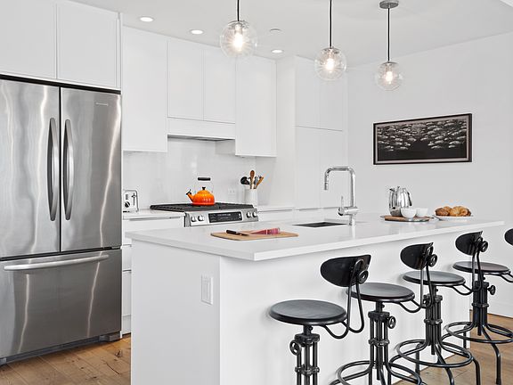 3rd image of 23 W 116th St APT 11-D