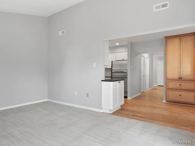 272 Yale Ct — Photo 37