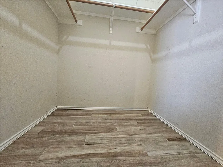 8506 Hillrock Dr — Photo 3
