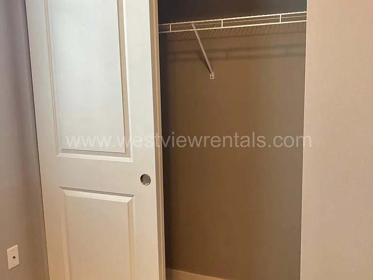 203 E Laurel St — Photo 208