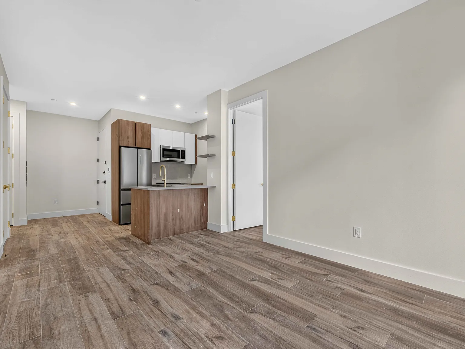 157 Hawthorne Street — Photo 2