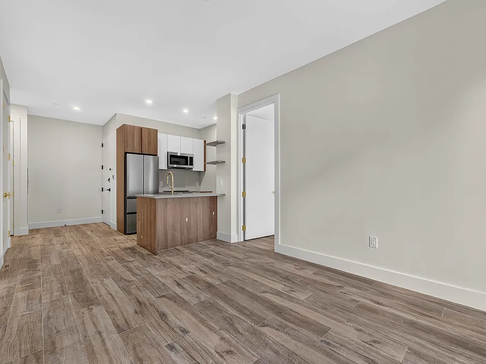 157 Hawthorne St #4A