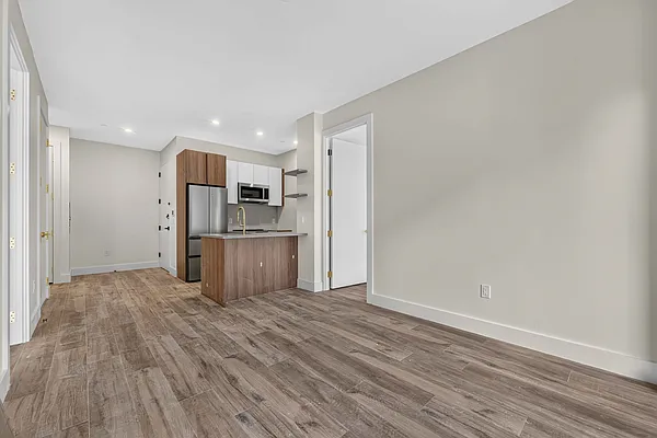 Living room, photo 2