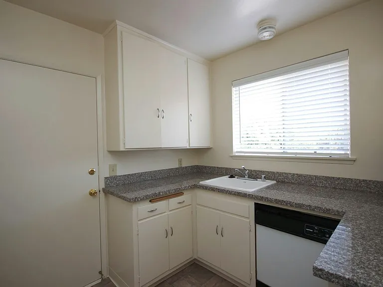 245 W Colorado Blvd #26B — Photo 10