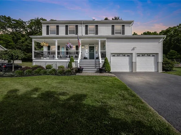 8 Lexington Avenue, Highland Mills, NY 10930