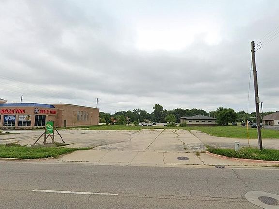 5th image of 640 E Pershing Rd