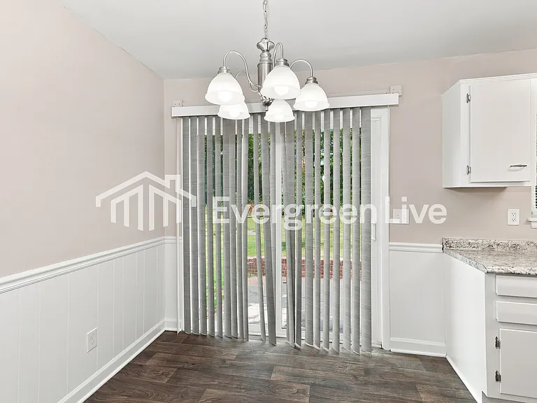 3435 Jonathan Cir — Photo 4