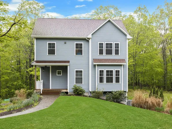 4 Aunt Park Lane, Newtown, CT 06470