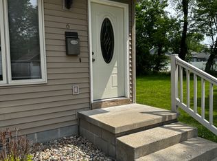 912 Tippit St APT 6, Carterville, IL 62918