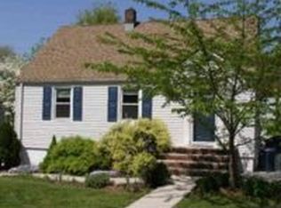 73 6th St, Edison, NJ 08837