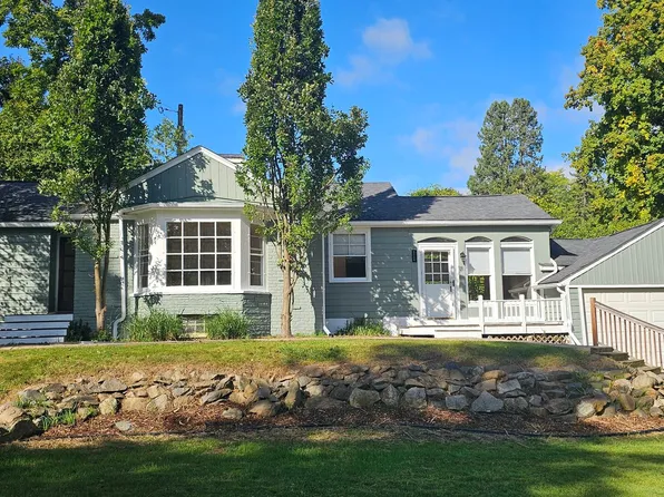 26179 W Thirteen Mile Rd, Franklin, MI 48025