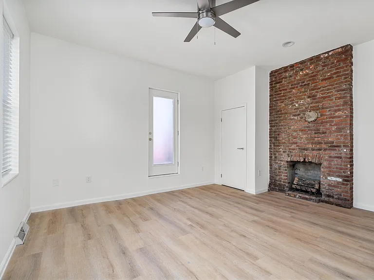 3401 Butler St #R1 — Photo 1