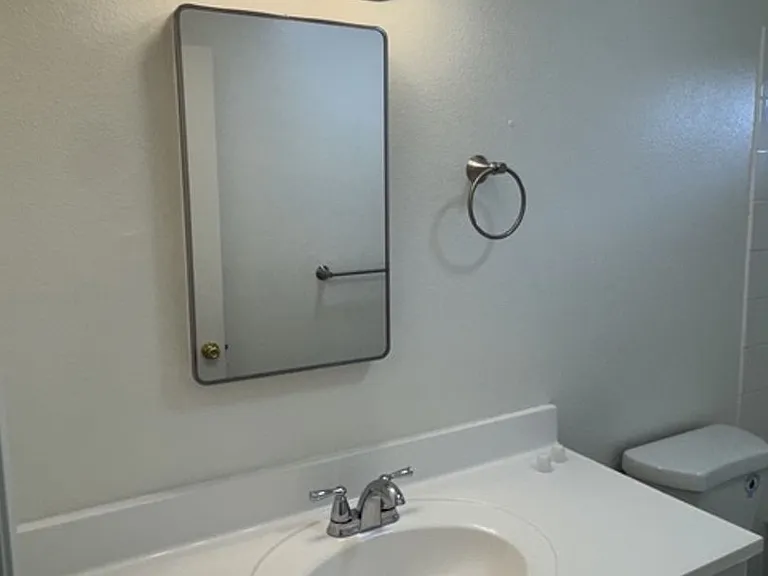 1155 Evans Dr — Photo 17