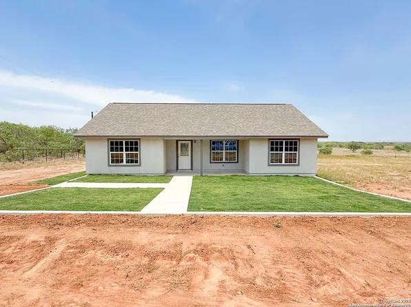 338 County Road 1642, Moore, TX 78057