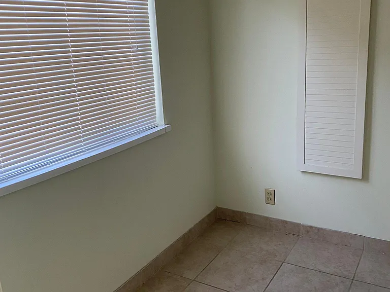 2533 Hillegass Ave #303 — Photo 10