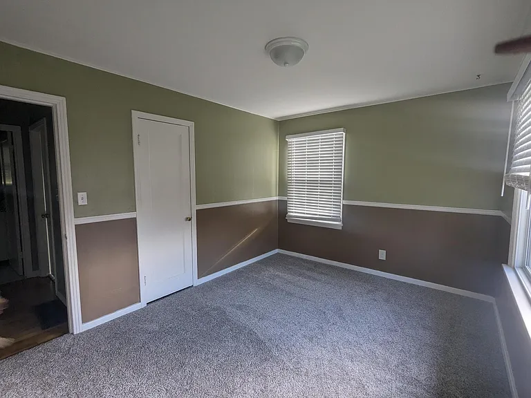 2404 W Kiernan Ave — Photo 8