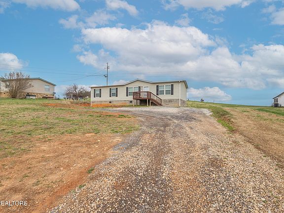 2nd image of 915 Howell River Rd