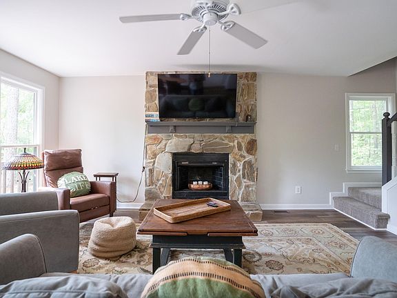 2nd image of 116 Lake Forest Dr
