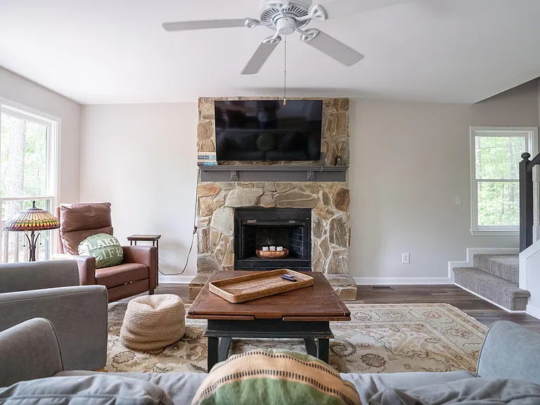 116 Lake Forest Dr — Photo 2
