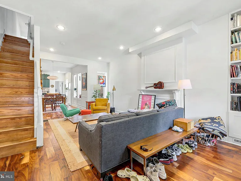 5217 Larchwood Ave — Photo 12