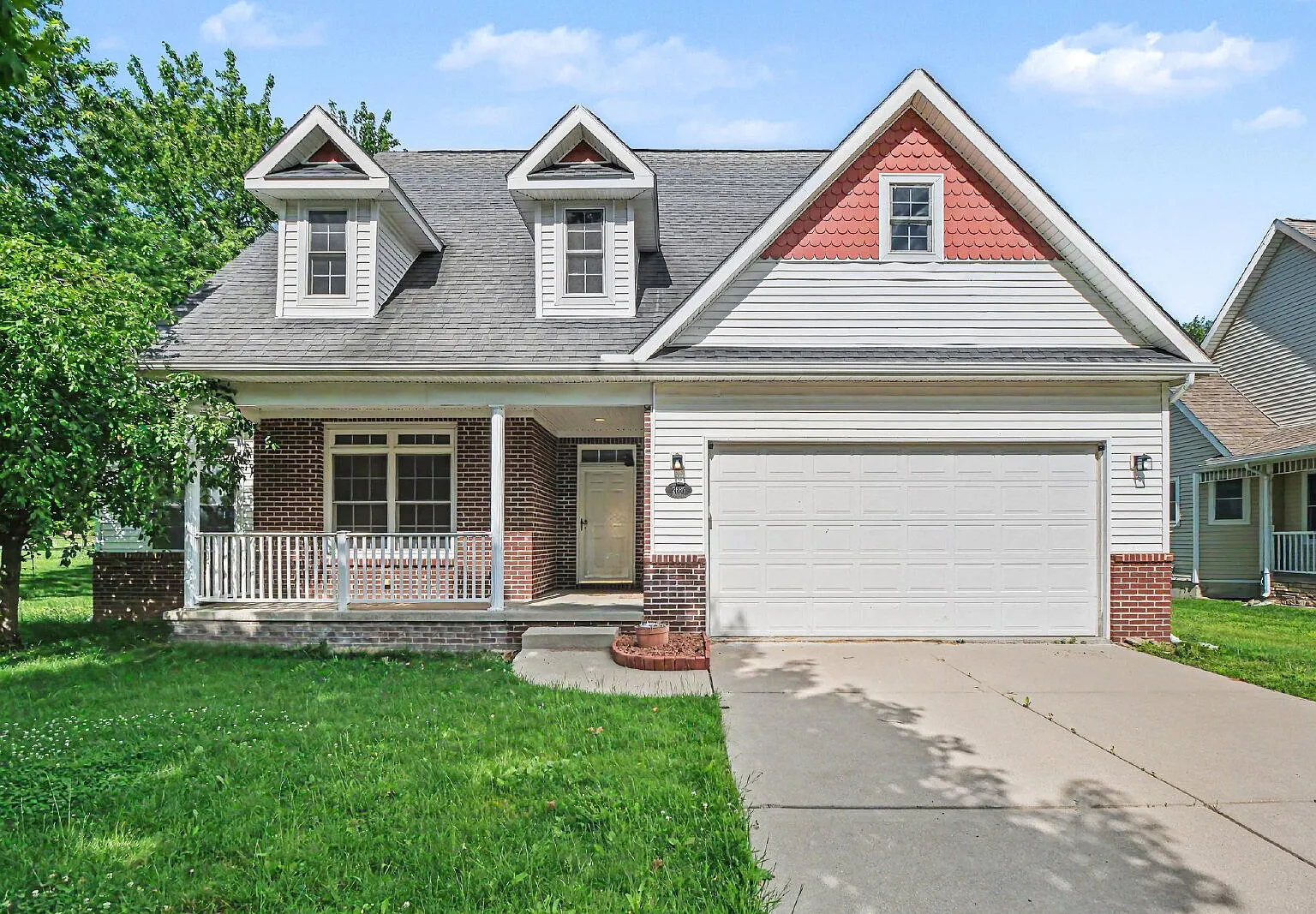 3 bed, 3.0 bath, 3335 sqft, $3,000 — Photo 2