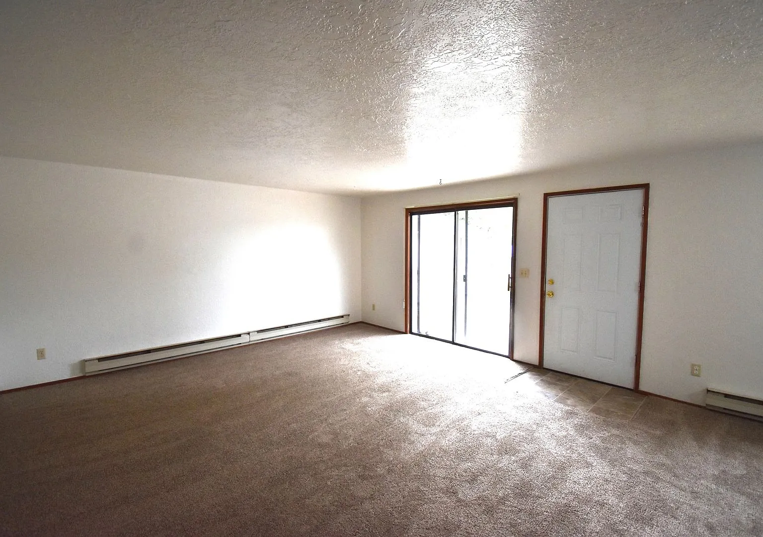 The Garden Apartments 942 — Photo 2