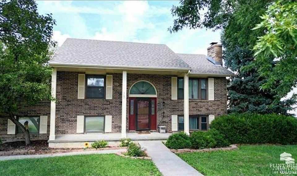 1st image of 307 Arapahoe Ct