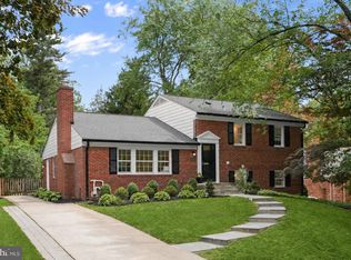 6204 Redwing Ct, Bethesda, MD 20817