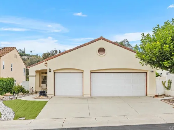 2357 Amber Oak Ln, Escondido, CA 92027