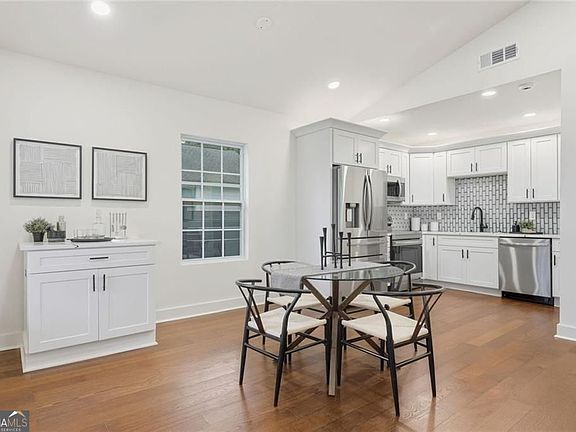 3rd image of 2822 Waters Rd SW