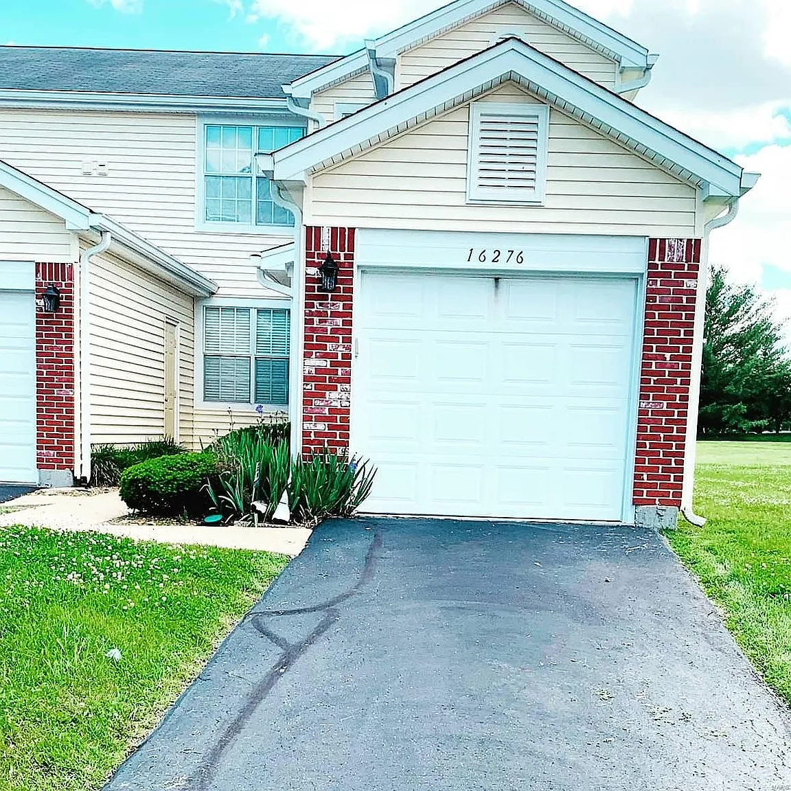 16276 Rose Wreath Ln photo 1