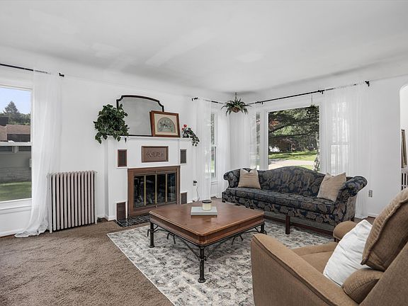 5th image of 23158 Ranch Hill Dr E