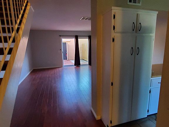 4th image of 1560 Grandon Ave